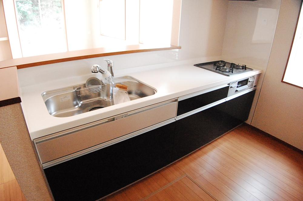 Kitchen. Local (10 May 2013) Shooting