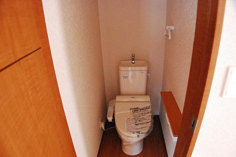 Toilet. Indoor (10 May 2013) Shooting