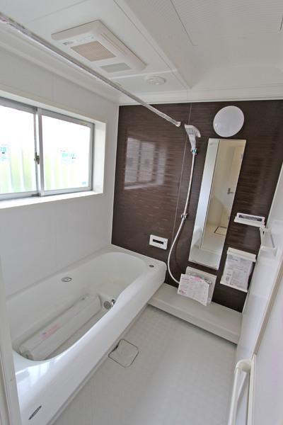 Same specifications photo (bathroom). Construction results bathroom photo. 