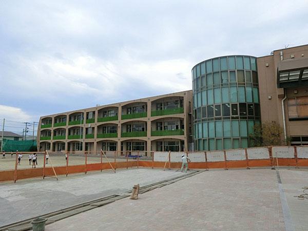 Primary school. Midorigahama 150m up to elementary school