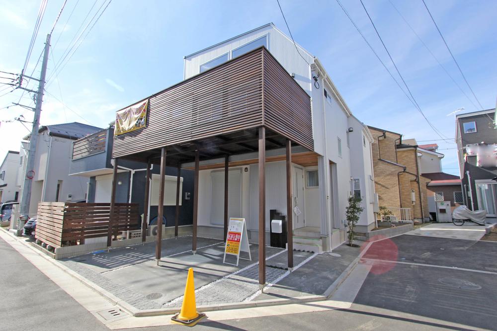 Local appearance photo. 2013 December shooting 10 Building It was completed Exterior construction.