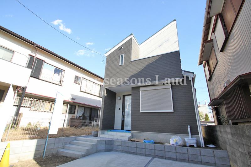 Local appearance photo. Local (12 May 2013) Shooting