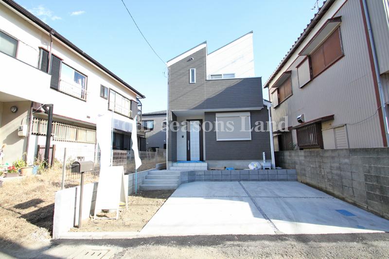 Local photos, including front road. Local (12 May 2013) Shooting