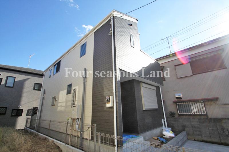 Local appearance photo. Local (12 May 2013) Shooting