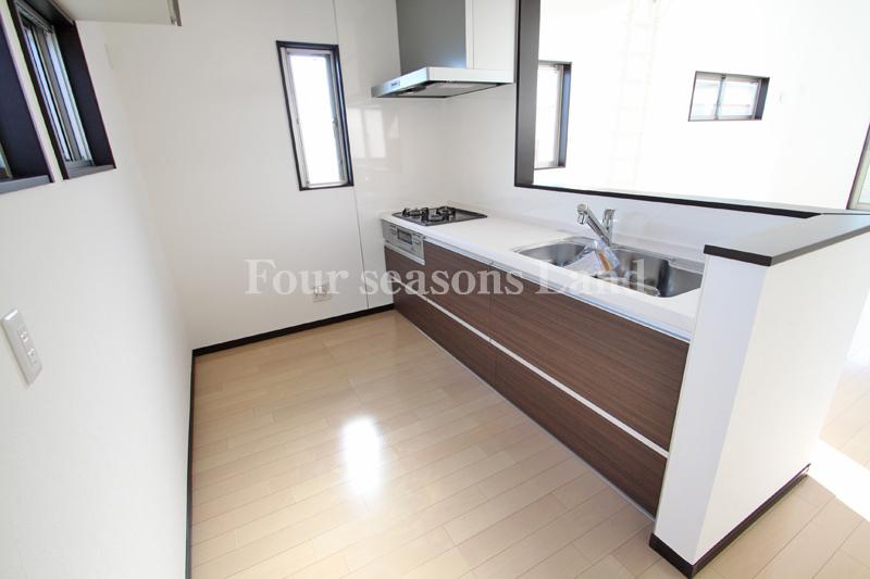 Kitchen. Indoor (12 May 2013) Shooting