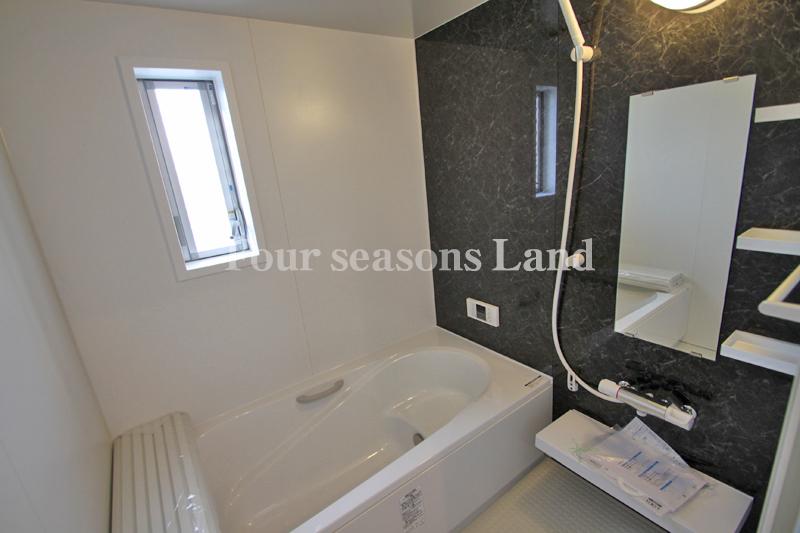 Bathroom. Indoor (12 May 2013) Shooting