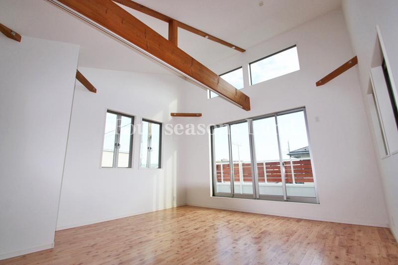 Living. The company construction cases