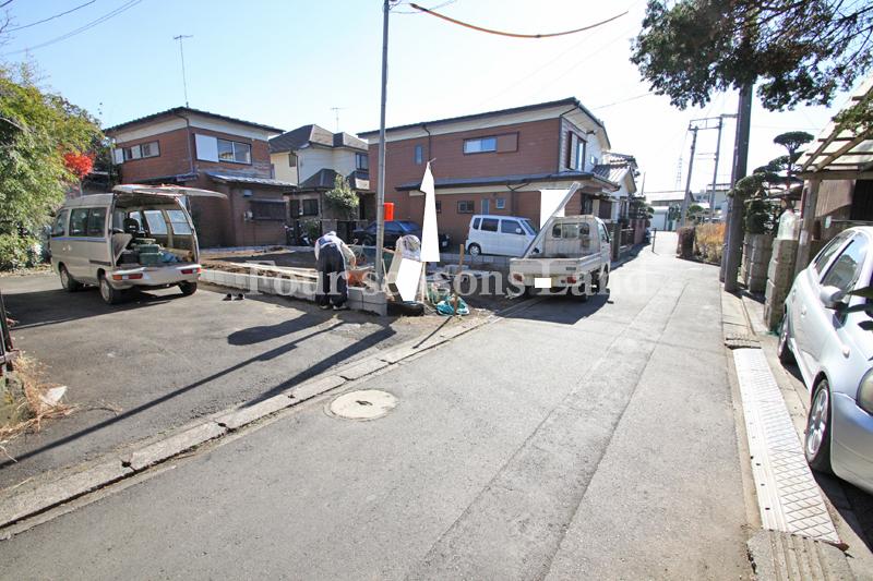 Local photos, including front road. Local (12 May 2013) Shooting