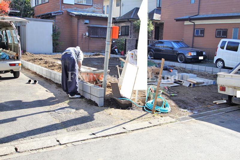 Local photos, including front road. Local (12 May 2013) Shooting