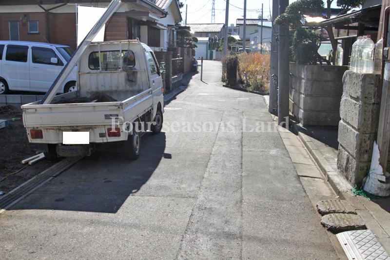 Local photos, including front road. Local (12 May 2013) Shooting