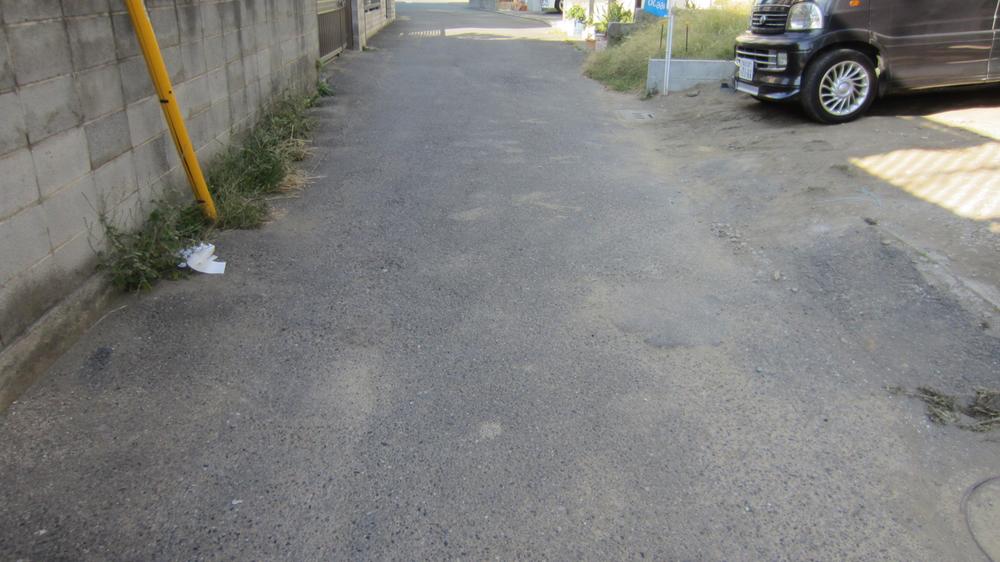 Local photos, including front road. Local (12 May 2013) Shooting