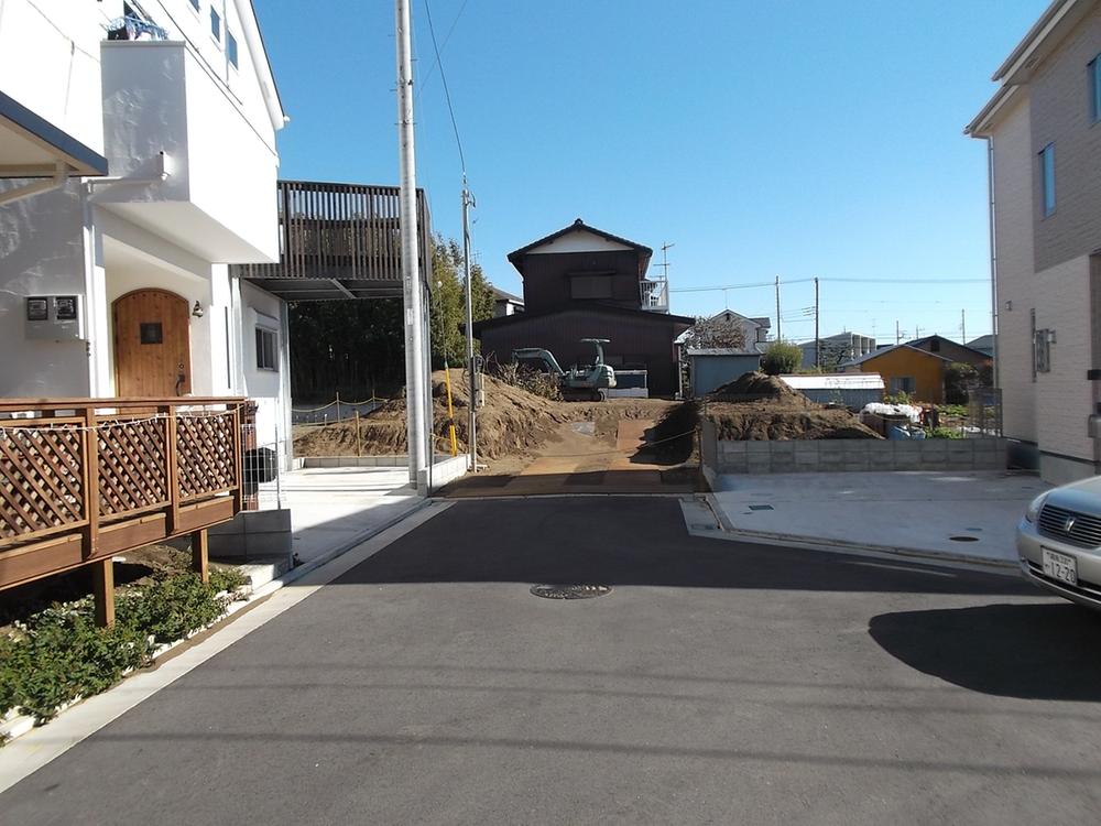 Local photos, including front road. Local (11 May 2013) Shooting