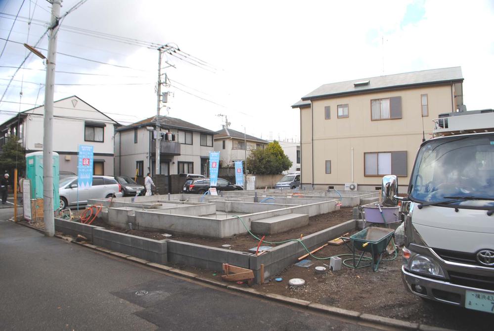 Local photos, including front road. Local (12 May 2013) Shooting