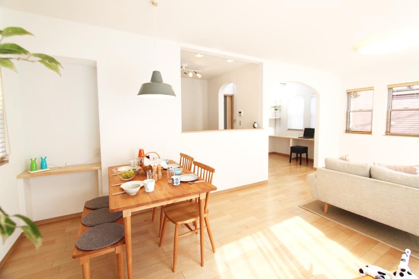 Same specifications photos (living)