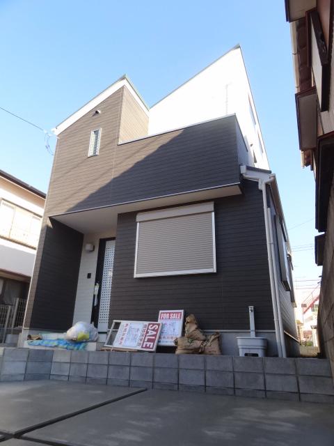 Local appearance photo. Local (12 May 2013) Shooting