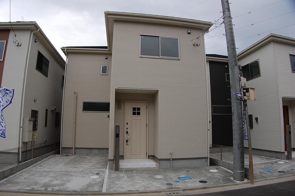 Local appearance photo. Local (10 May 2013) Shooting