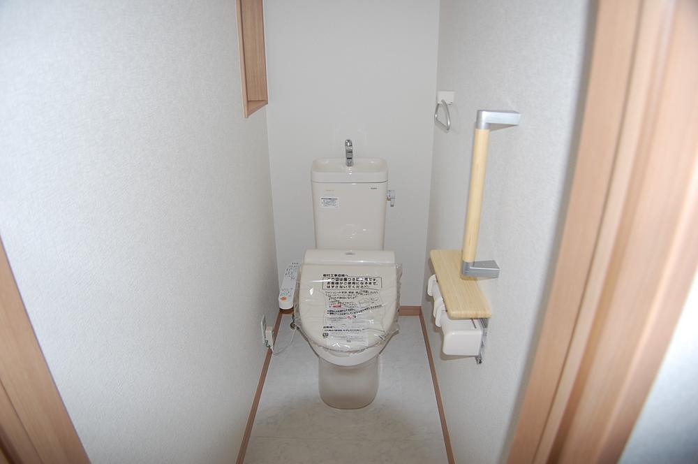 Toilet. Indoor (10 May 2013) Shooting