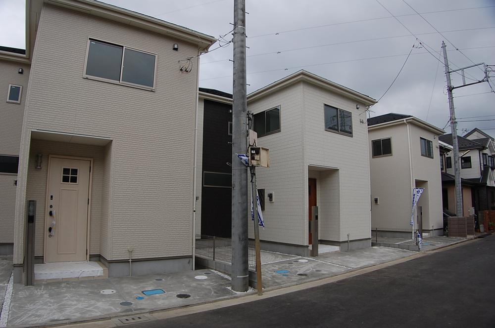 Local appearance photo. Local (10 May 2013) Shooting