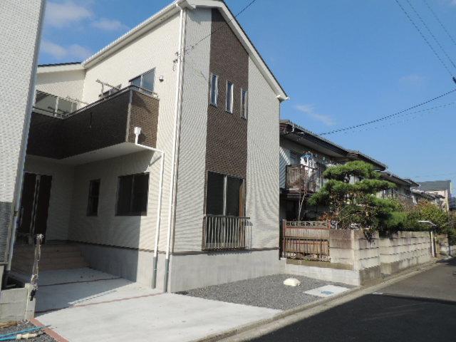 Local appearance photo. Local (10 May 2013) Shooting