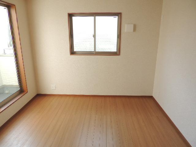 Non-living room. Indoor (10 May 2013) Shooting