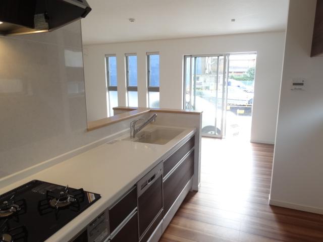 Kitchen. Indoor (12 May 2013) Shooting