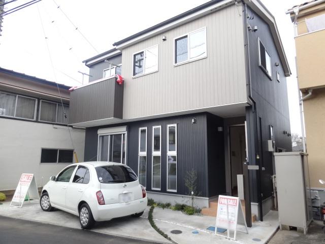 Local appearance photo. Local (12 May 2013) Shooting