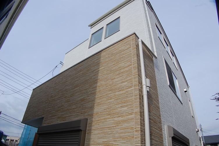 Local appearance photo. Local (12 May 2013) Shooting