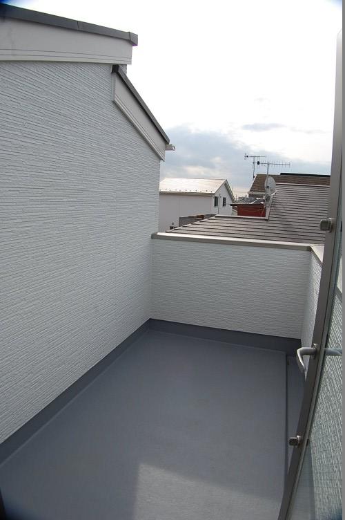 Local (12 May 2013) shooting roof balcony. Local (12 May 2013) Shooting