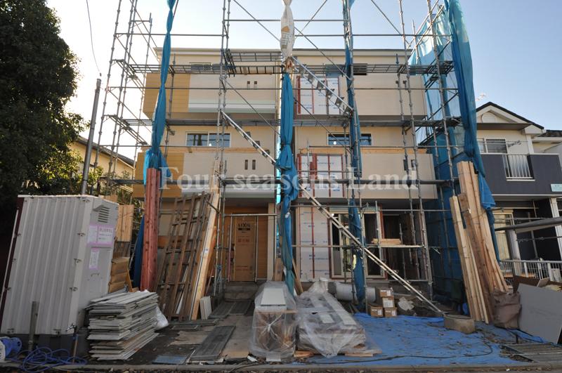 Local appearance photo. Local (12 May 2013) Shooting