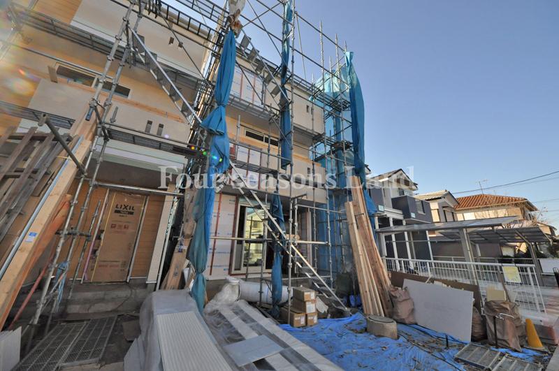 Local appearance photo. Local (12 May 2013) Shooting