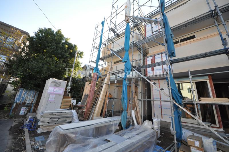 Local appearance photo. Local (12 May 2013) Shooting