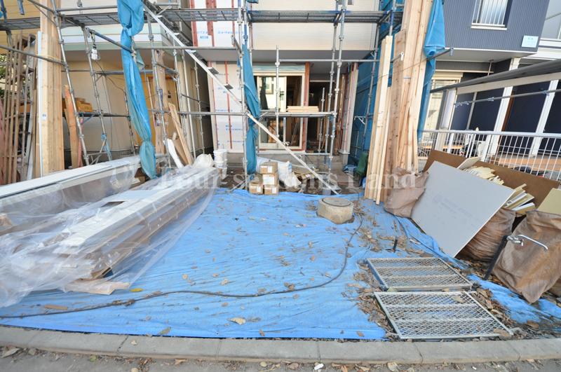 Local appearance photo. Local (12 May 2013) Shooting