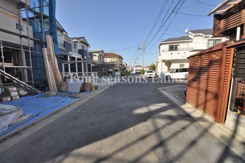 Local photos, including front road. Local (12 May 2013) Shooting