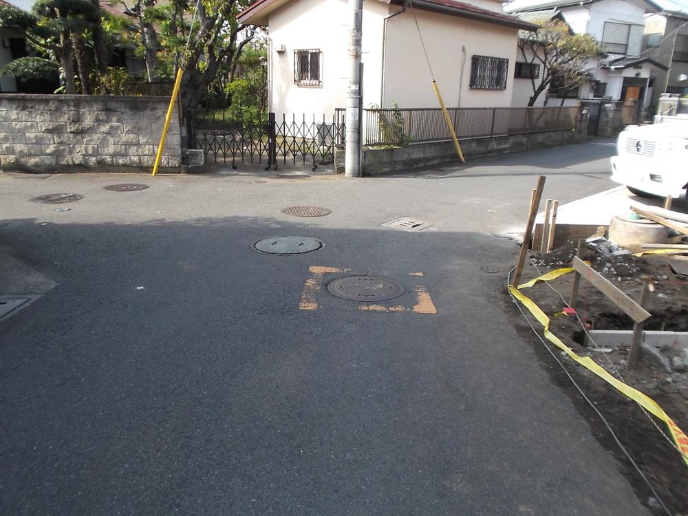 Local photos, including front road. Local (11 May 2013) Shooting