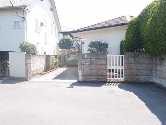 Local land photo. Local Photos. It is the delivery of at the vacant lot for buildings.