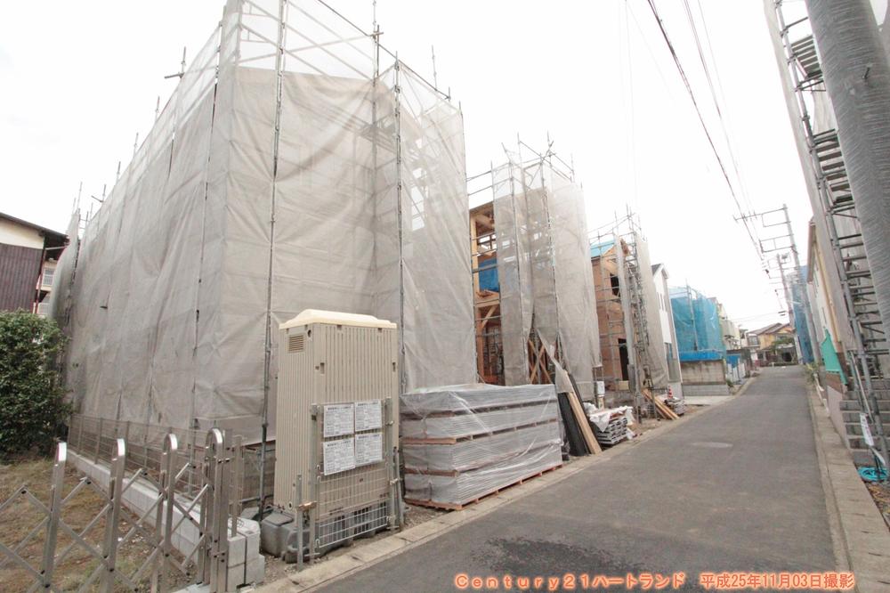 Local photos, including front road. update 2013 November 03 day shooting Than 3 Building side