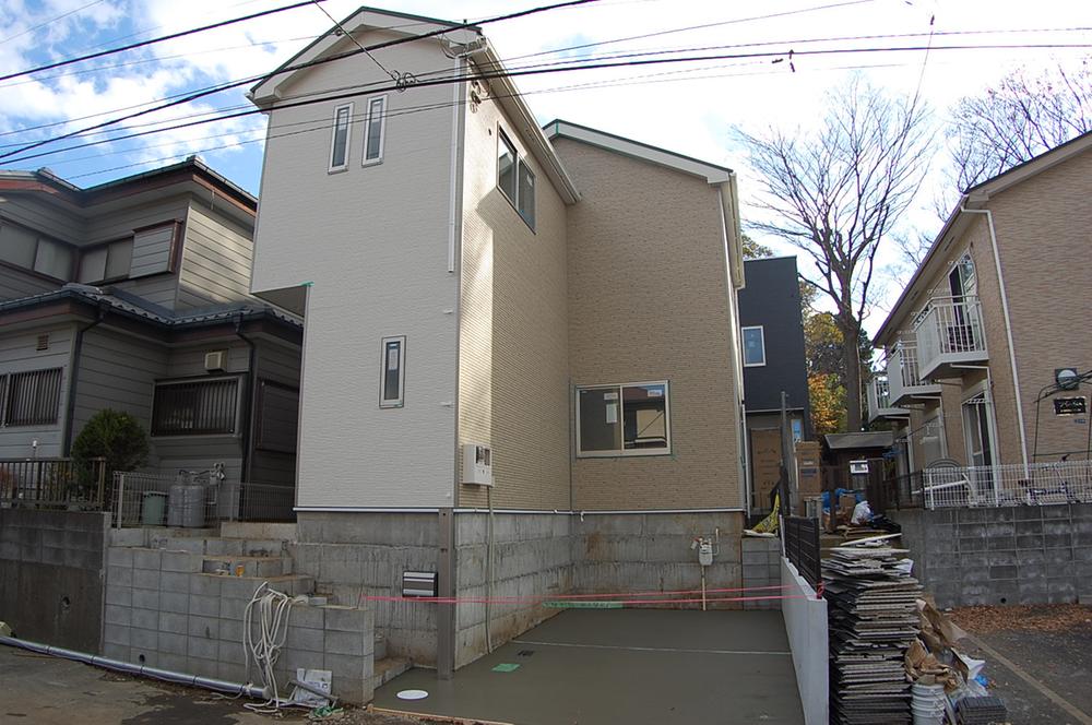 Local appearance photo. Local (12 May 2013) Shooting