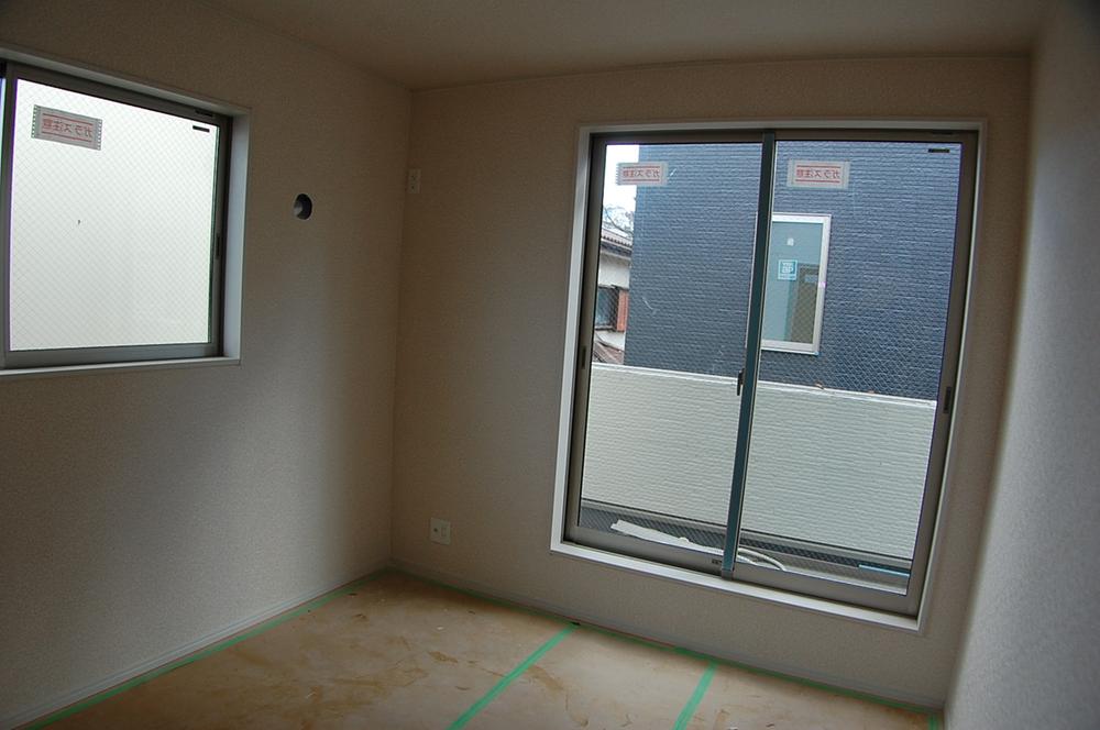 Non-living room. Indoor (12 May 2013) Shooting