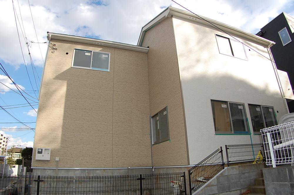 Local appearance photo. Local (12 May 2013) Shooting