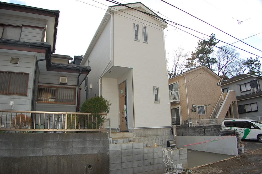 Local appearance photo. Local (12 May 2013) Shooting