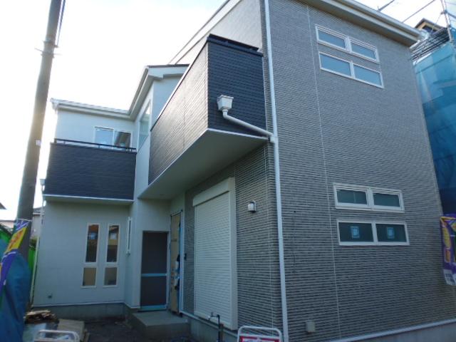 Local appearance photo. Local (09 May 2013) Shooting