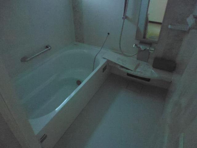 Bathroom. Indoor (09 May 2013) Shooting