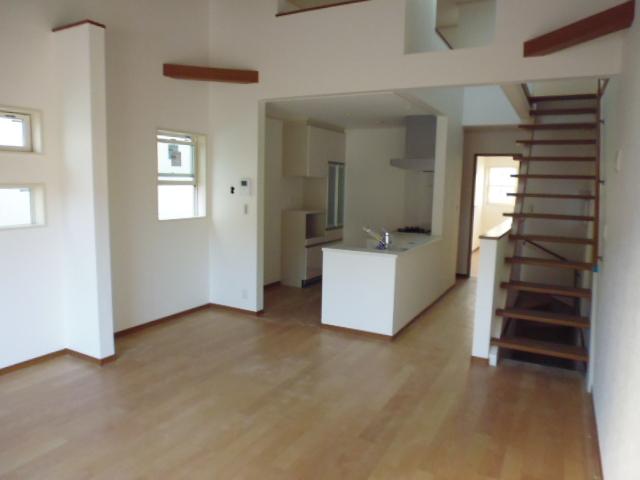 Living. Indoor (09 May 2013) Shooting