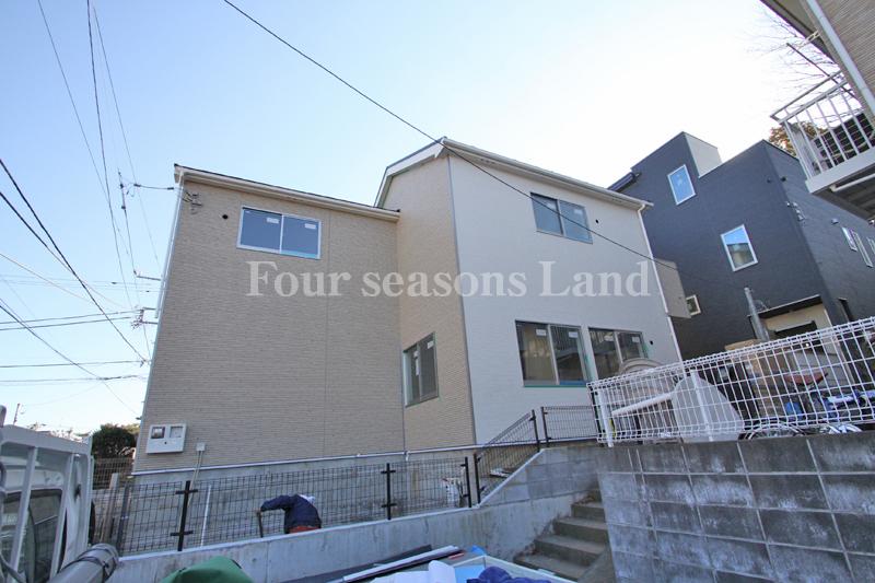 Local photos, including front road. Local (12 May 2013) Shooting