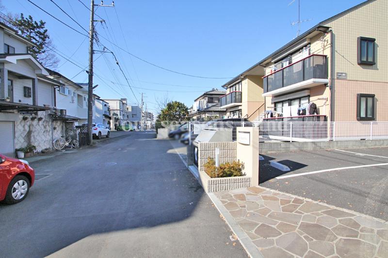 Local photos, including front road. Local (12 May 2013) Shooting