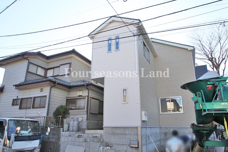 Local appearance photo. Local (12 May 2013) Shooting