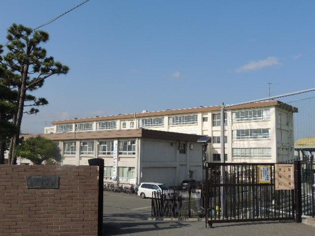 Junior high school. Chigasaki until the municipal pine forest junior high school 575m