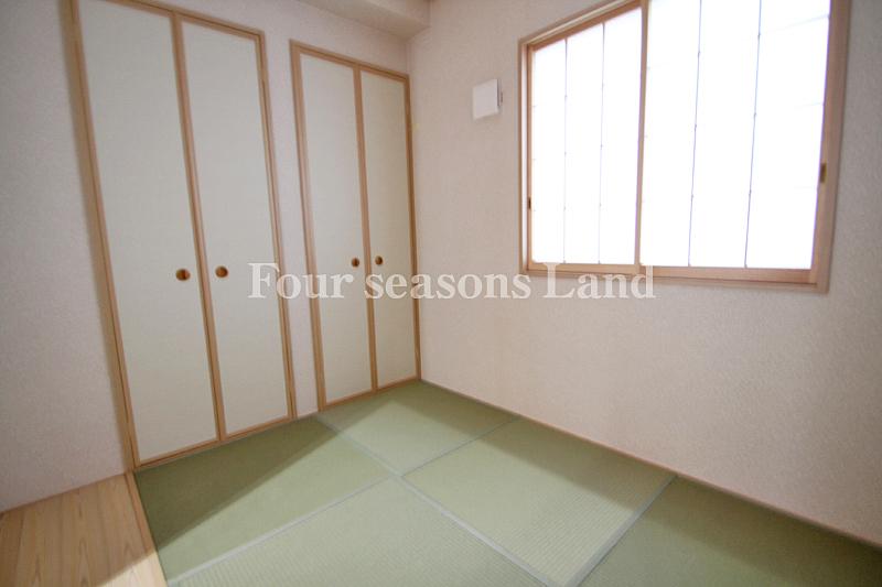 Non-living room. Local (September 2013) Shooting