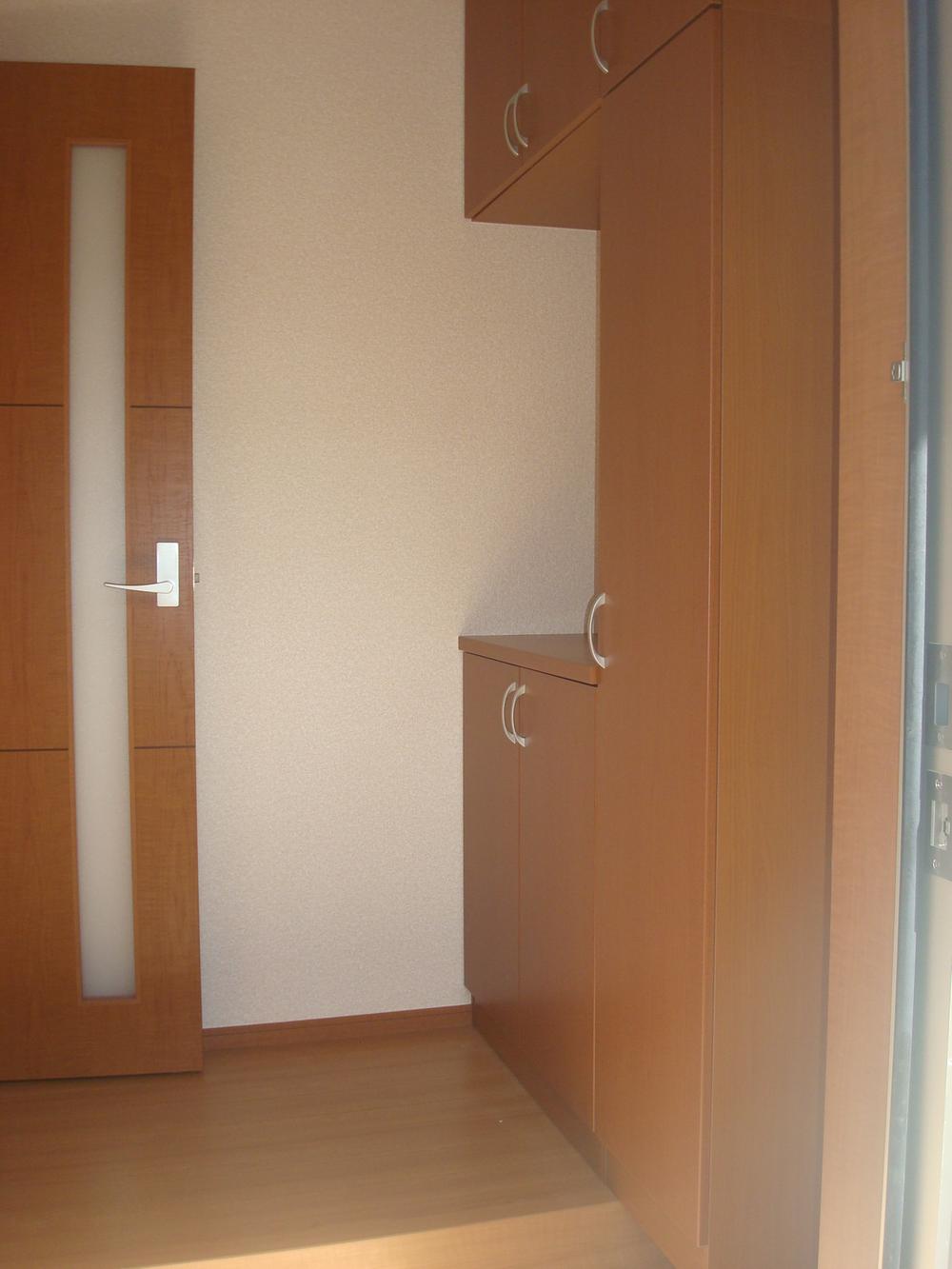 Entrance. Local Building 2 (September 2013) Shooting