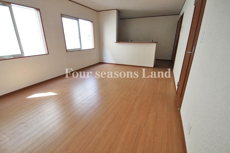 Living. Indoor (September 2013) Shooting Building 3